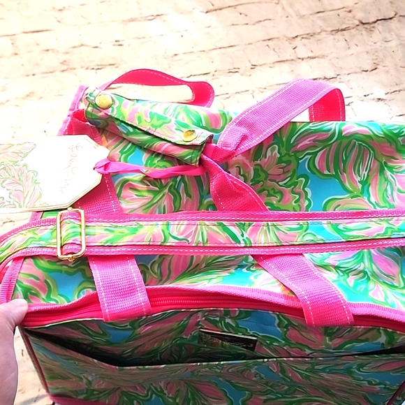 Lilly Pulitzer Insulated Beach Cooler Leaves w/Hot Pink Trim & Gold Hardware New - Picture 11 of 13